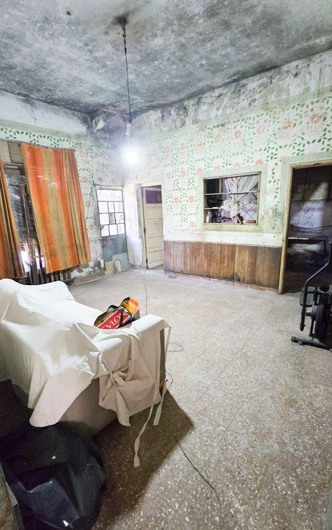 Foto de VENTA DE PROPIEDAD A RECICLAR O DEMOLER EXCELENTE LOTE IDEAL INVERSOR!, imagen 5