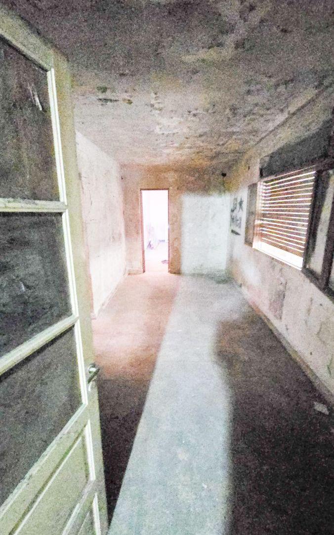 Foto de VENTA DE PROPIEDAD A RECICLAR O DEMOLER EXCELENTE LOTE IDEAL INVERSOR!, imagen 3