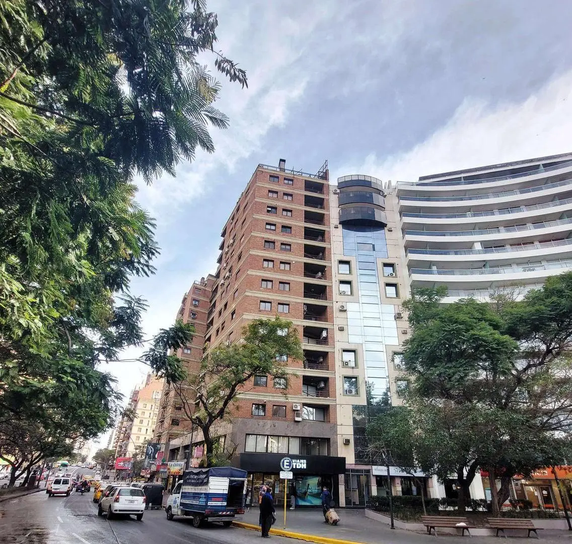 Alquiler Frente al Patio Olmos - Hermoso Depto. Semi-Amoblado - 3 Dor. C/ Balcón ! 3