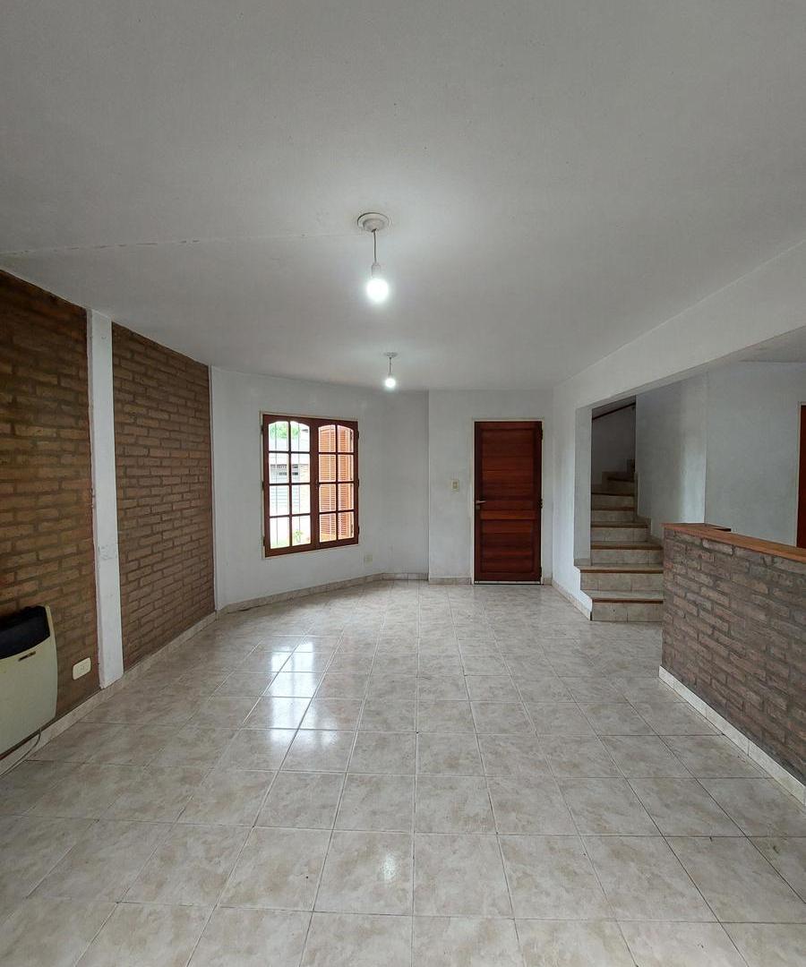 Foto de Alquiler Alta Gracia: Hermosa Casa estilo Duplex C/ 3 Dormitorios, patio y cochera !!, imagen 2