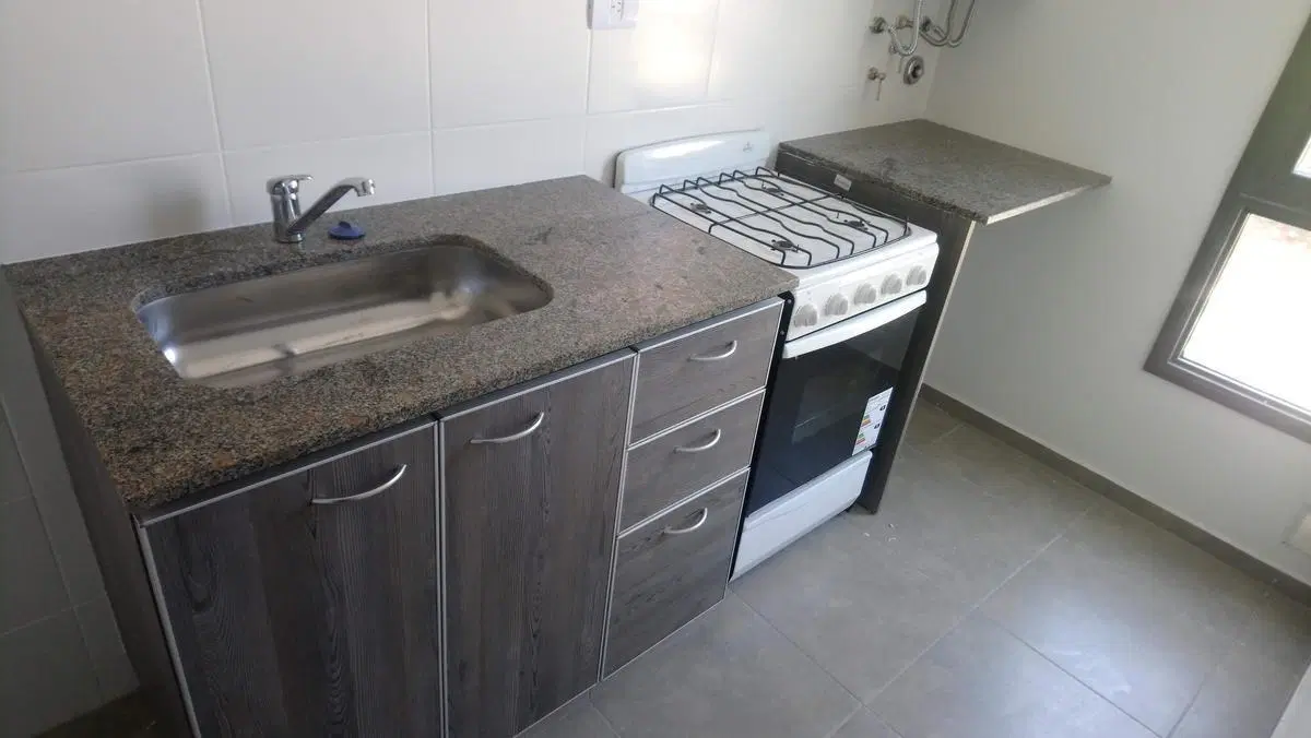 Bº Gral Pueyrredon Espectacular Depto de un Dormitorio con 2 Balcones - Asador !!! 8