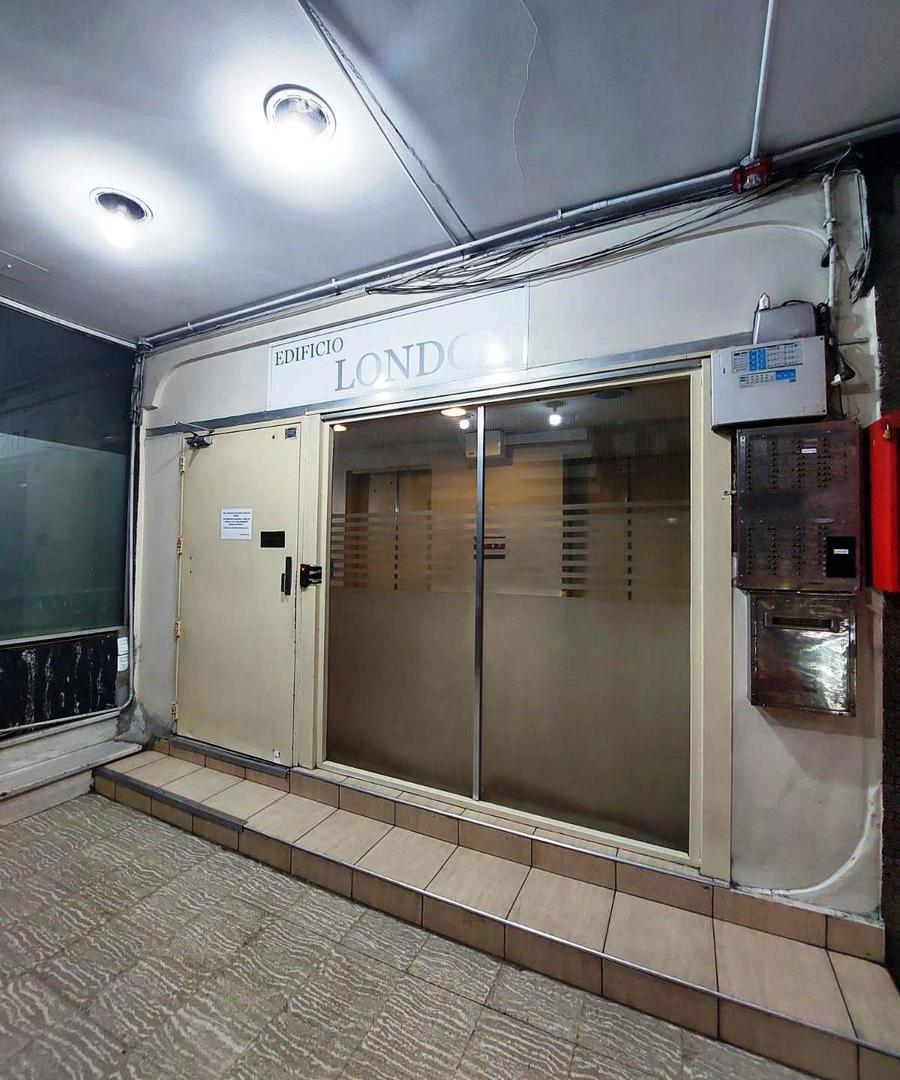 Foto de Bº CENTRO: Depto. 1 Dor. Pleno centro a metros de la Peatonal y a cuadras del Patio Olmos !!, imagen 2