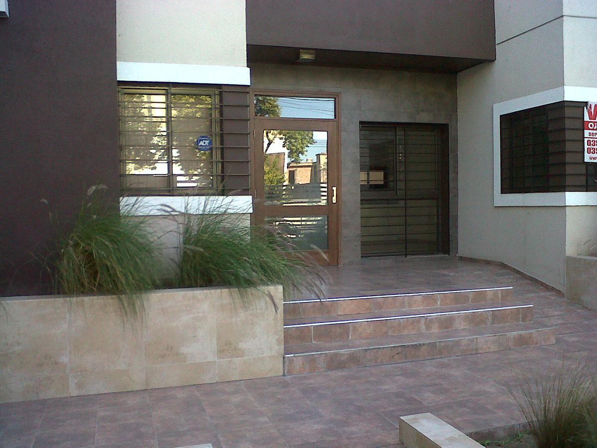 Foto de B° PUEYRREDON - DEPTO. UN DORMITORIO - C/ BALCON - MTS DE PLAZA ALEM, imagen 4