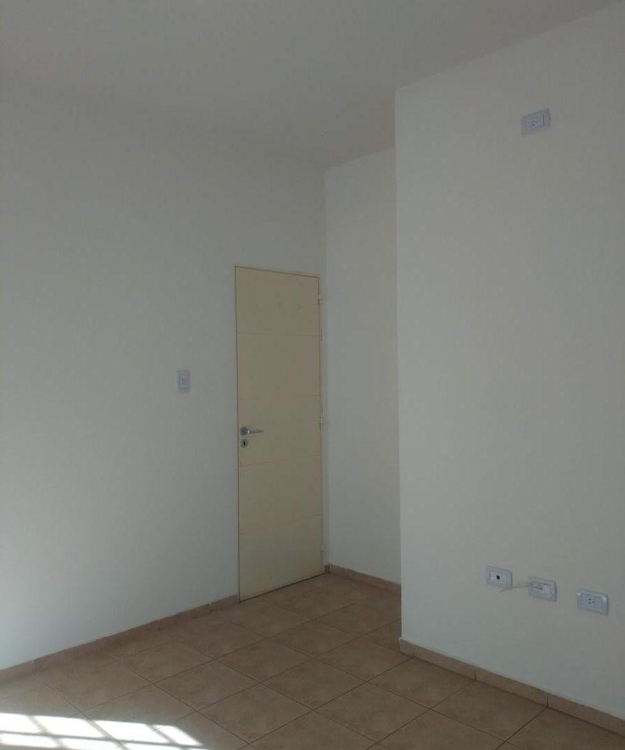 Foto de B° GRAL. PAZ - B° PUEYRREDON: EXCELENTE DPTO UN DORMITORIO C/ PATIO!!!, imagen 4