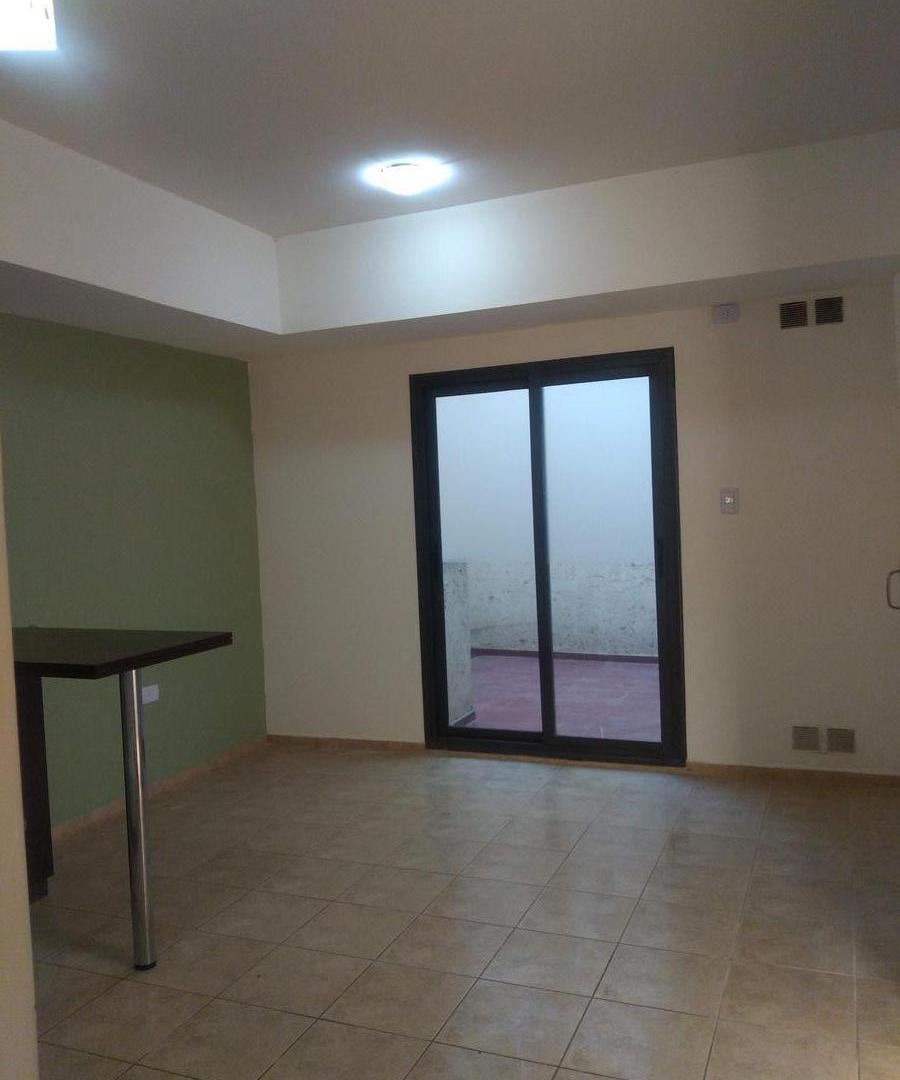 Foto de B° GRAL. PAZ - B° PUEYRREDON: EXCELENTE DPTO UN DORMITORIO C/ PATIO!!!, imagen 1