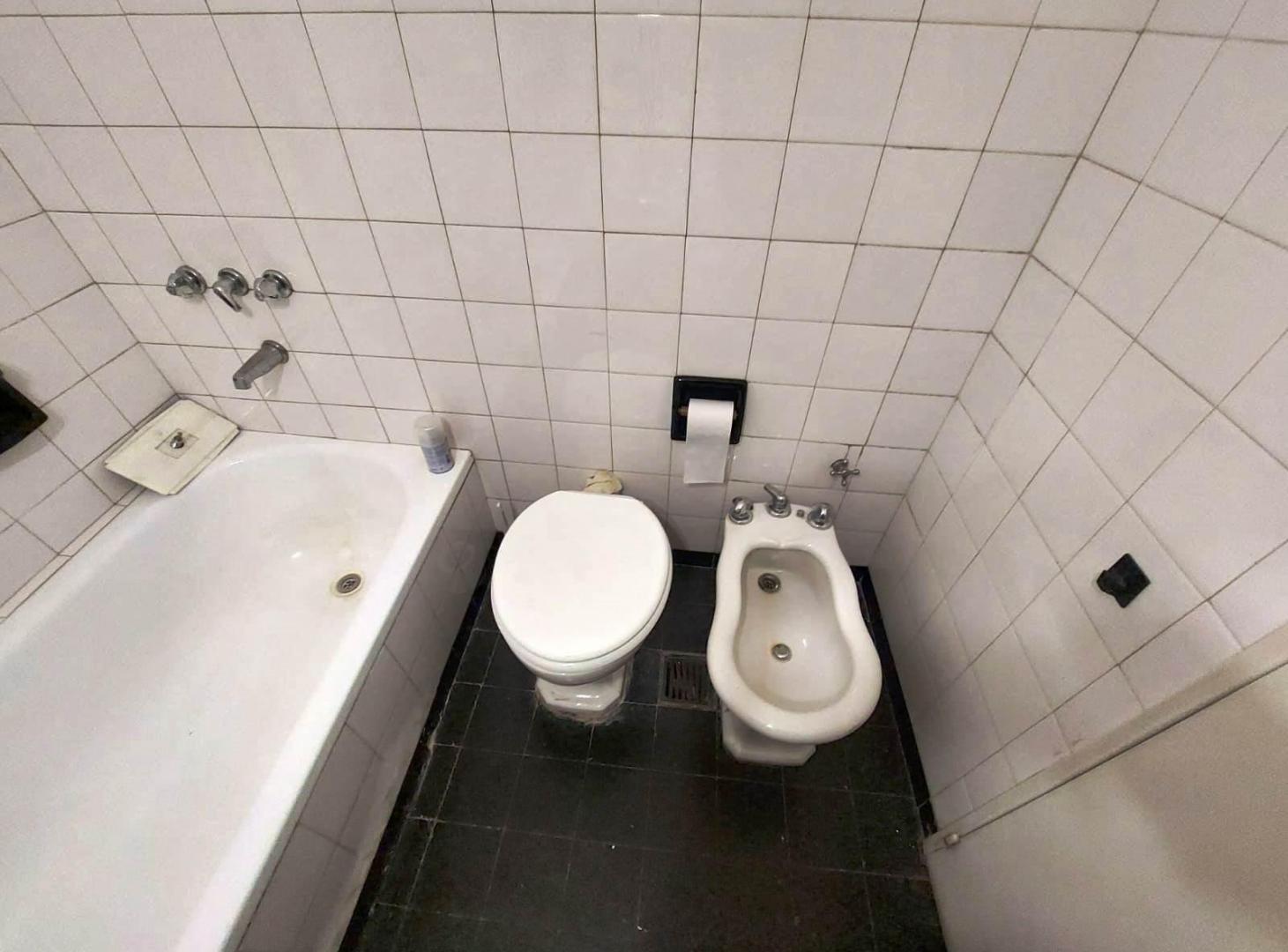 Foto de Bº Centro: Depto de 2 Dormitorios de uso comercial/oficina - zona, imagen 5