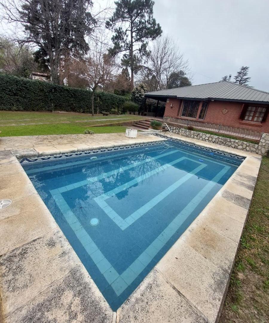 Foto de Exclusiva Casa en Villa Carlos Paz de 4 Dor. C/ Cochera y Pileta !, imagen 5