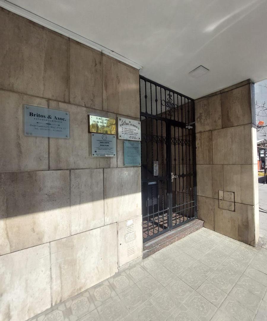 Foto de Bº Centro: Depto de 2 Dormitorios de uso comercial/oficina - zona, imagen 1