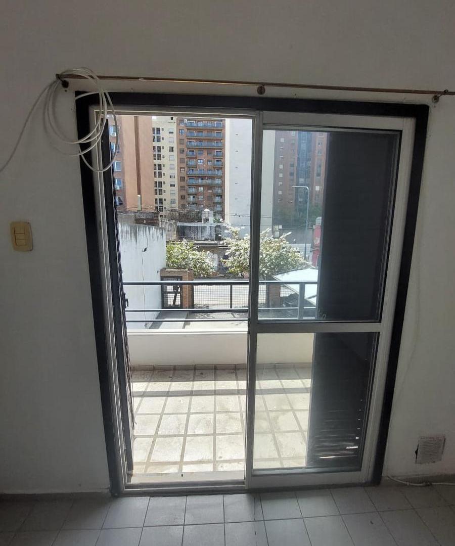Foto de B° Guemes: Comodo Depto. de 1 Dor. C/Balcon a Mts de Nva Cba !!, imagen 4