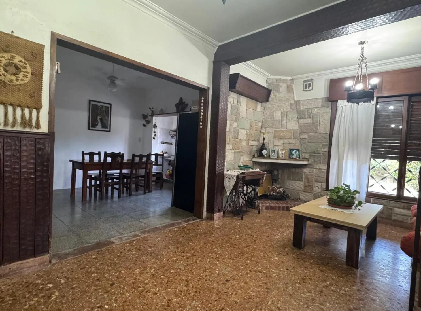 ¡Increíble chalet sobre esquina a mts de Av. San Martin! 3