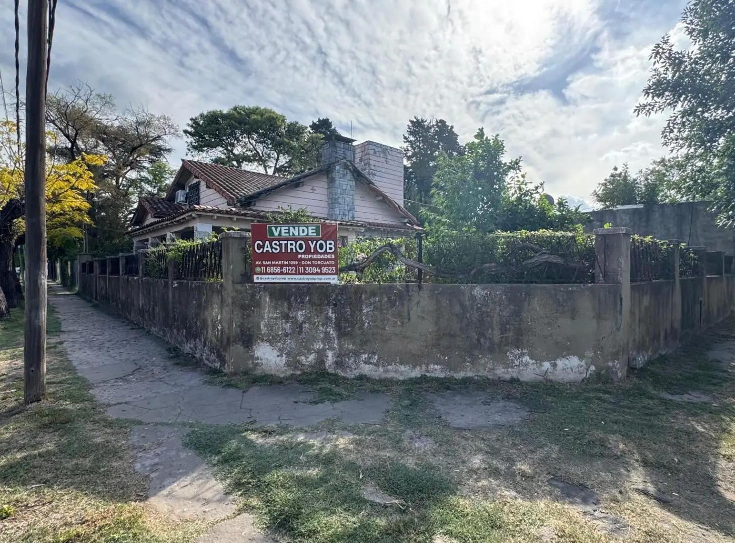 ¡Increíble chalet sobre esquina a mts de Av. San Martin! 5