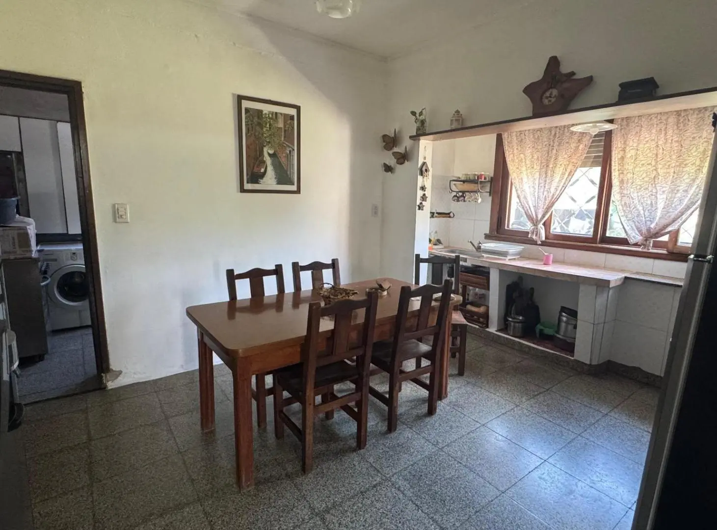 ¡Increíble chalet sobre esquina a mts de Av. San Martin! 4