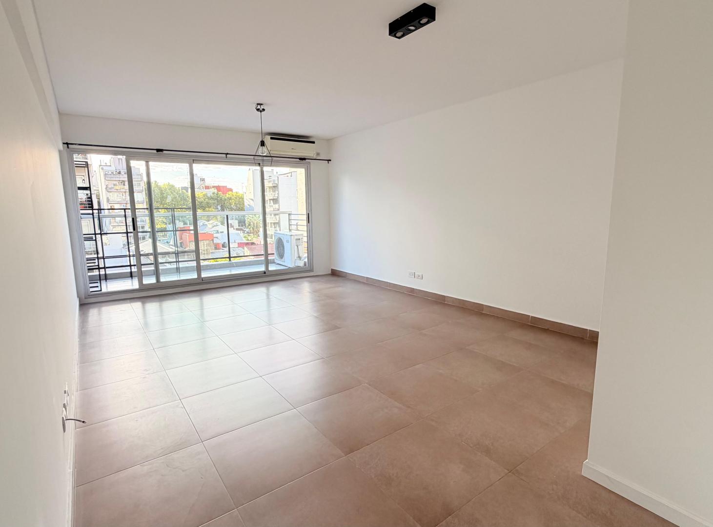 Foto de 2 AMBIENTES EN PALERMO HOLLYWOOD – BALCÓN – PISCINA – PISO ALTO – 50 m², imagen 4