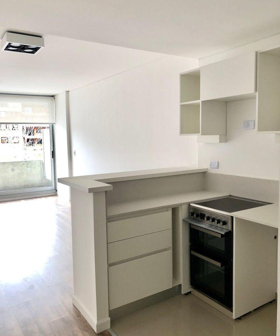Foto de ALQUILER DE OFICINA COMERCIAL - 45m2 - Full Amenities - Seg 24hs,, imagen 2