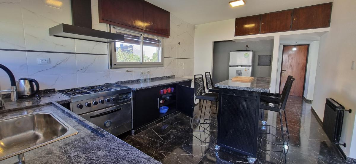 Casa Reciclada a Nueva en Barrio Residencial Costa Azul Sur 3