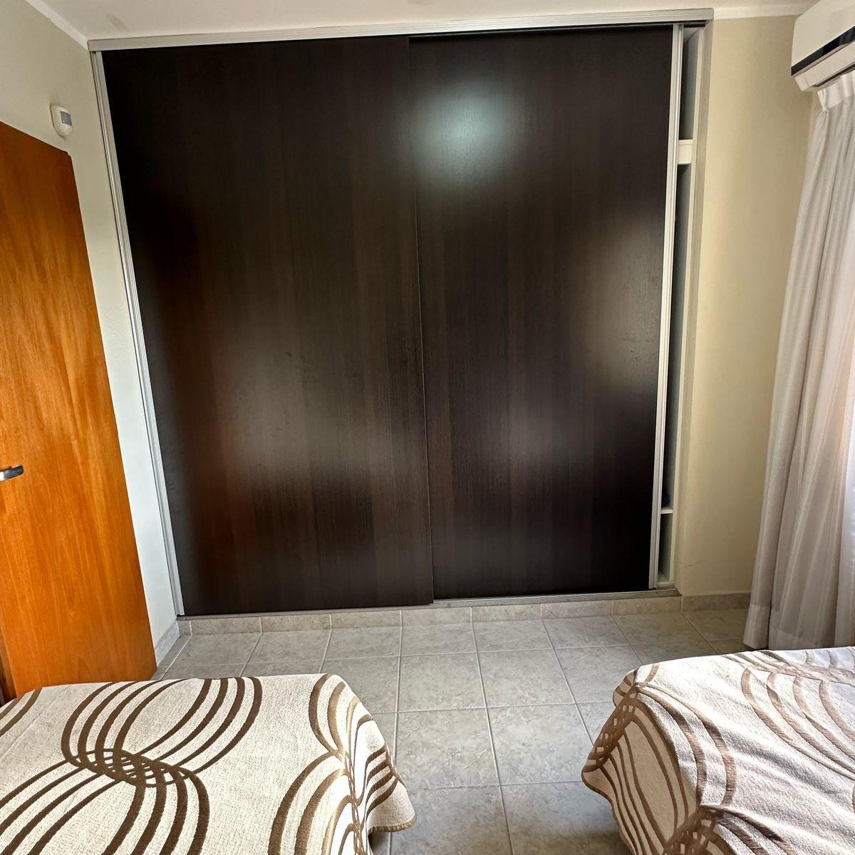 Departamento Duplex de 2 Dorm. en Complejo - B° Santa Rita 3