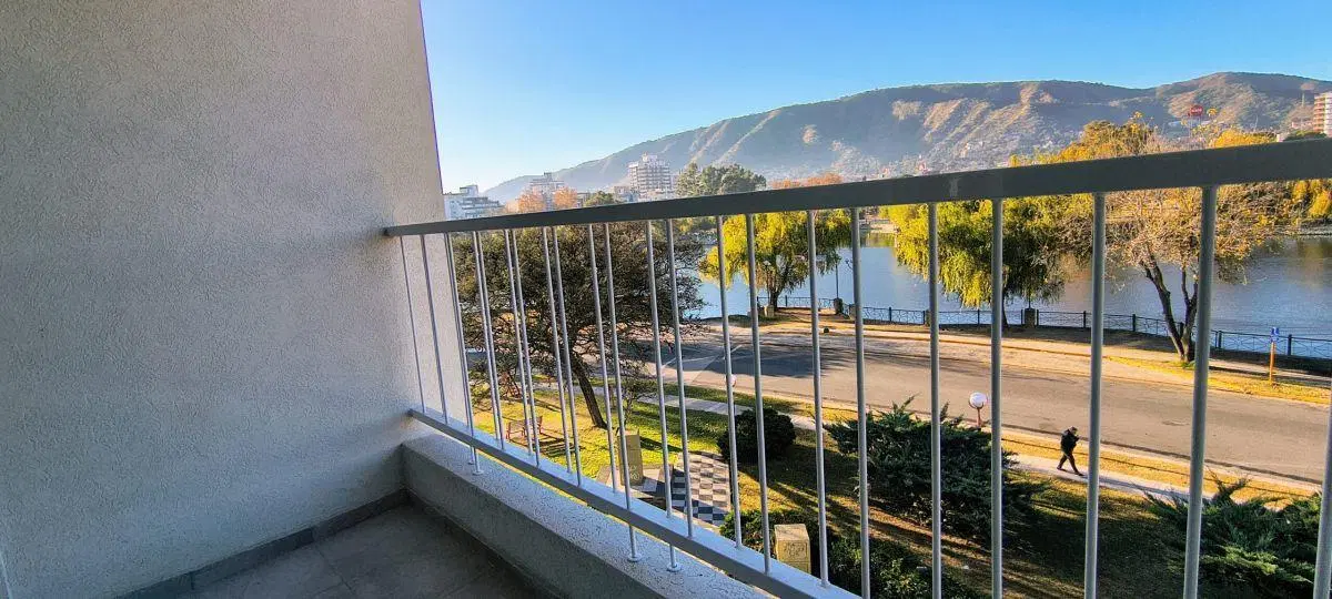 Departamento a estrenar de 3 dormitorios con vista al lago – Dpto 7 Stefano VI. 2