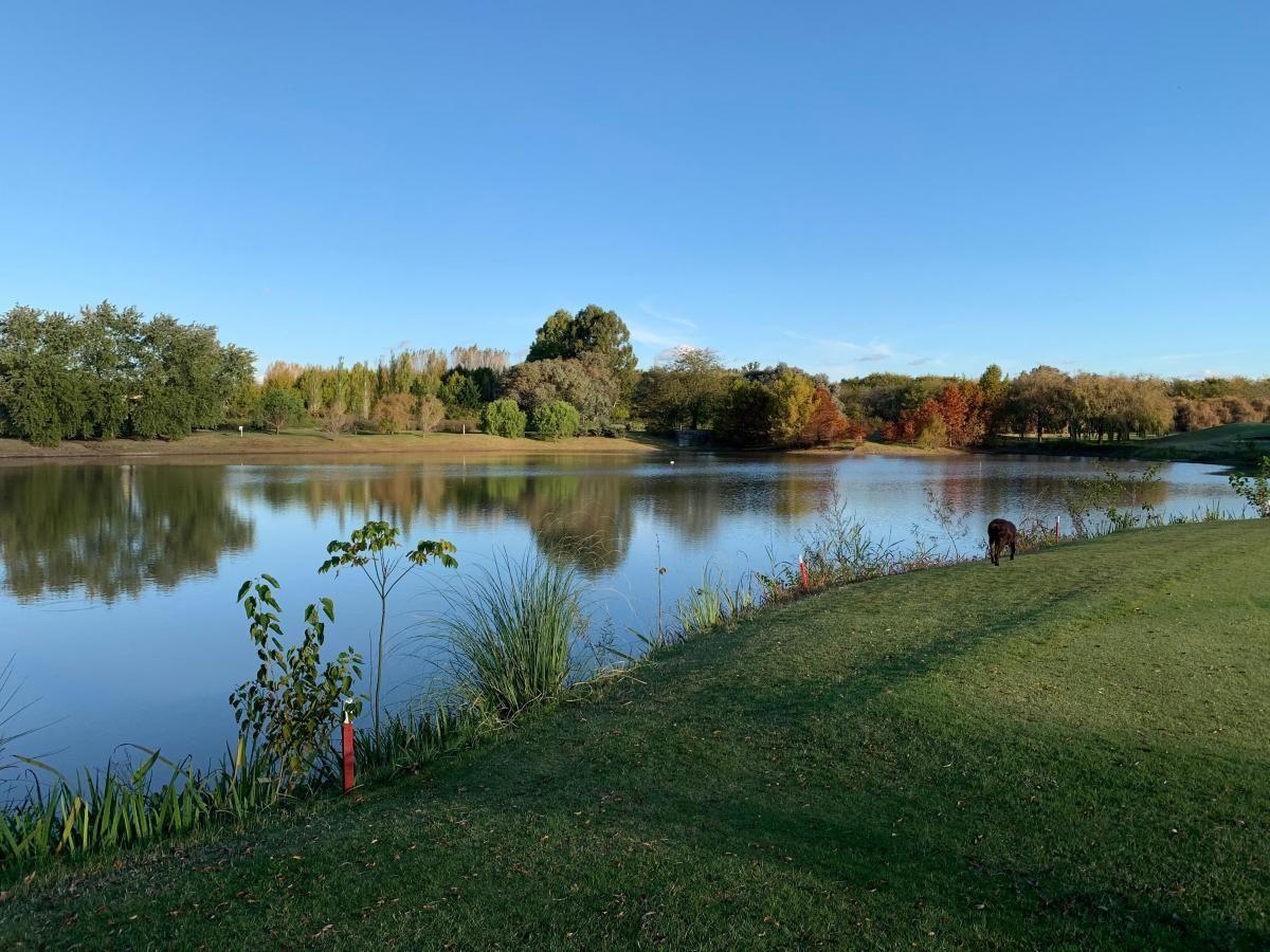 Lote de terreno en venta La Colina Villa de Campo Lujan