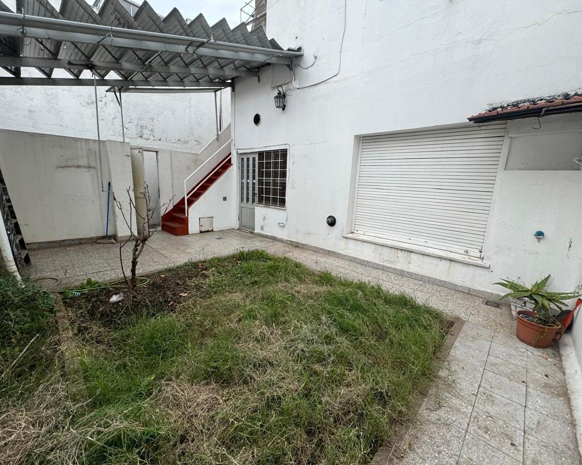 Lote Propio con 2 PH en Block 1