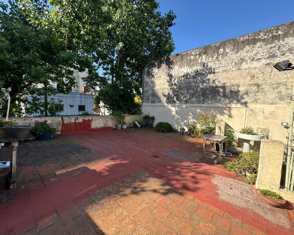 Casa Lote Propio con Patio y Terraza 1