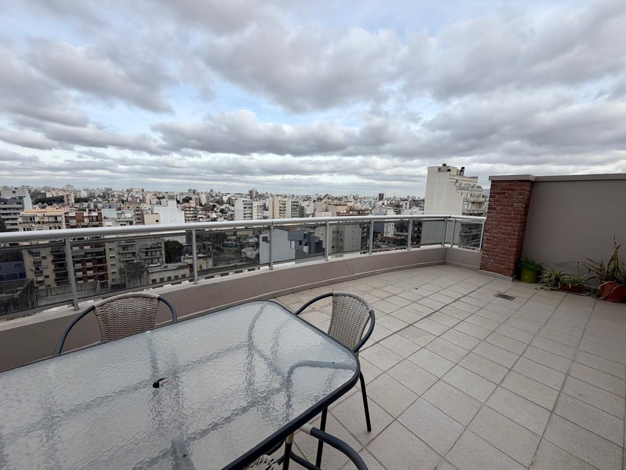 Foto de Semipiso de 2 amb con balcón aterrazado, baño en suite y toilette, imagen 2