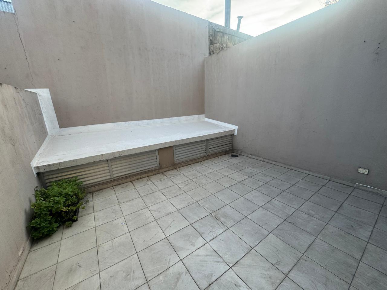 Foto de Excelente dpto tipo ph con dos patios y cochera cubierta, imagen 3