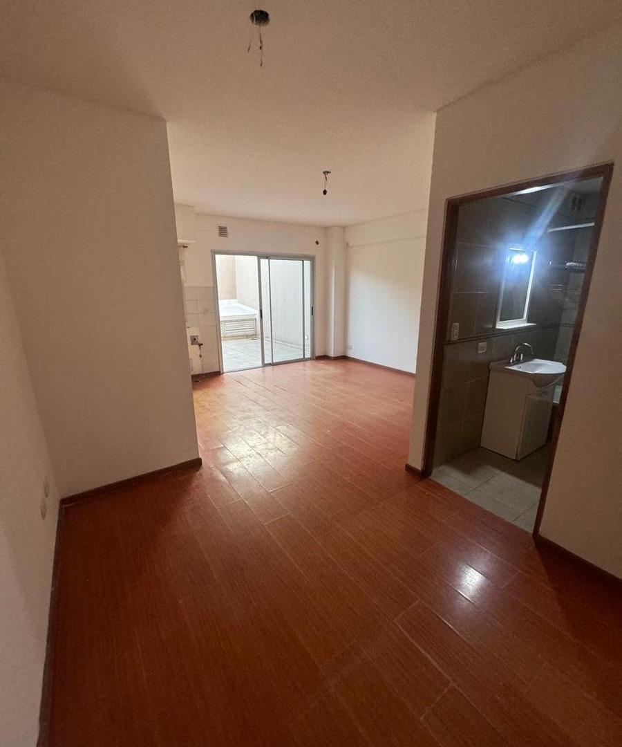 Foto de Excelente dpto tipo ph con dos patios y cochera cubierta, imagen 2