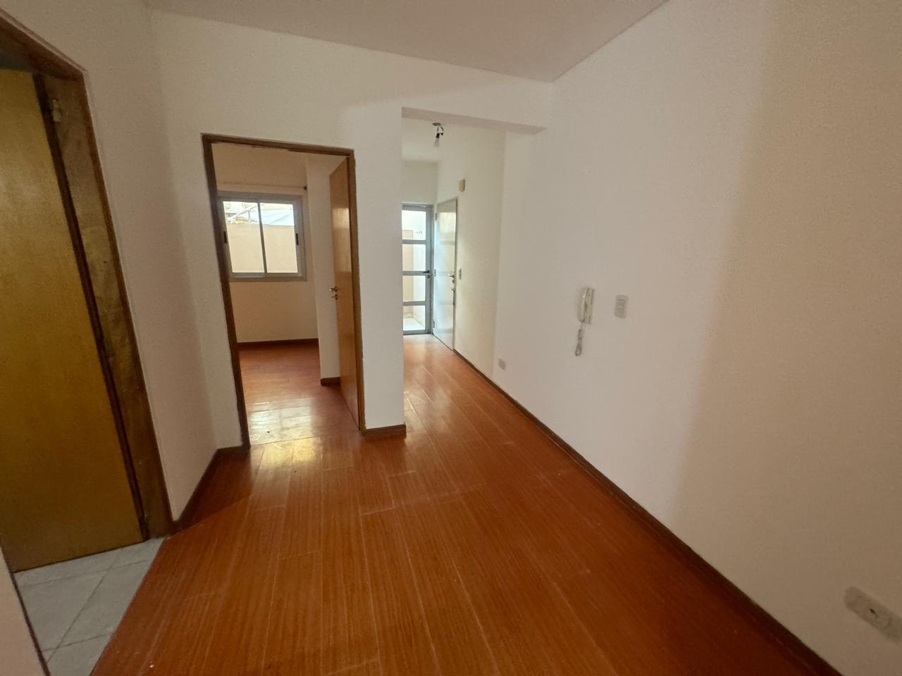 Foto de Excelente dpto tipo ph con dos patios y cochera cubierta, imagen 1