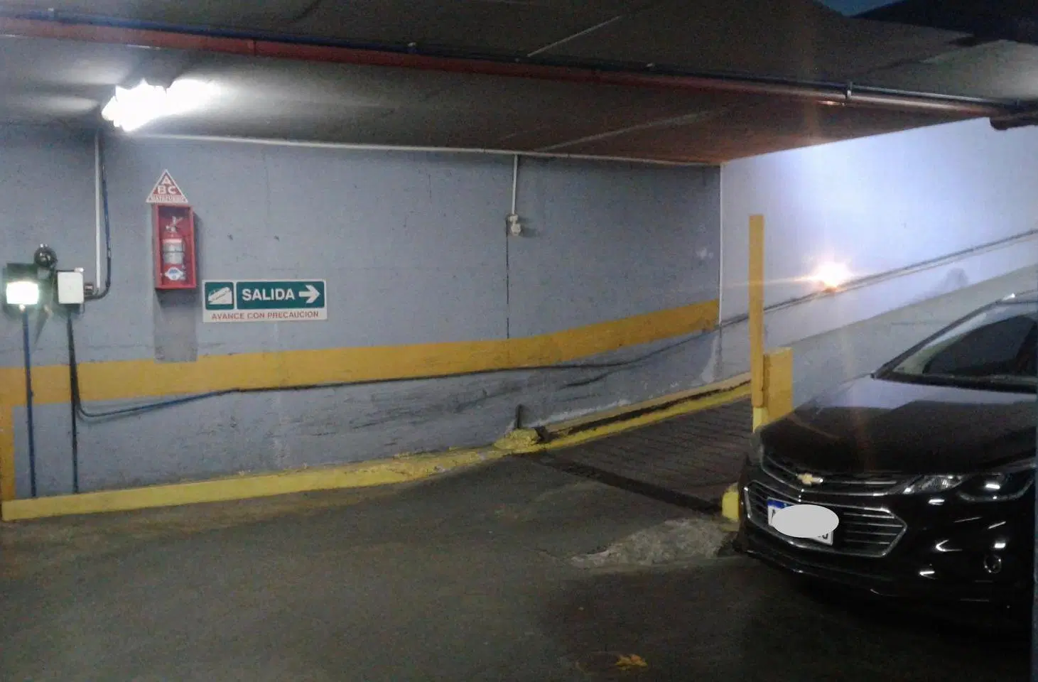 Se vende Cochera fija, cubierta, Seguridad 24hs 2