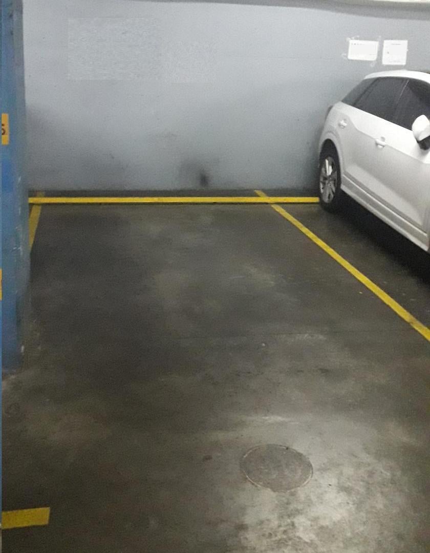 Se vende Cochera fija, cubierta, Seguridad 24hs