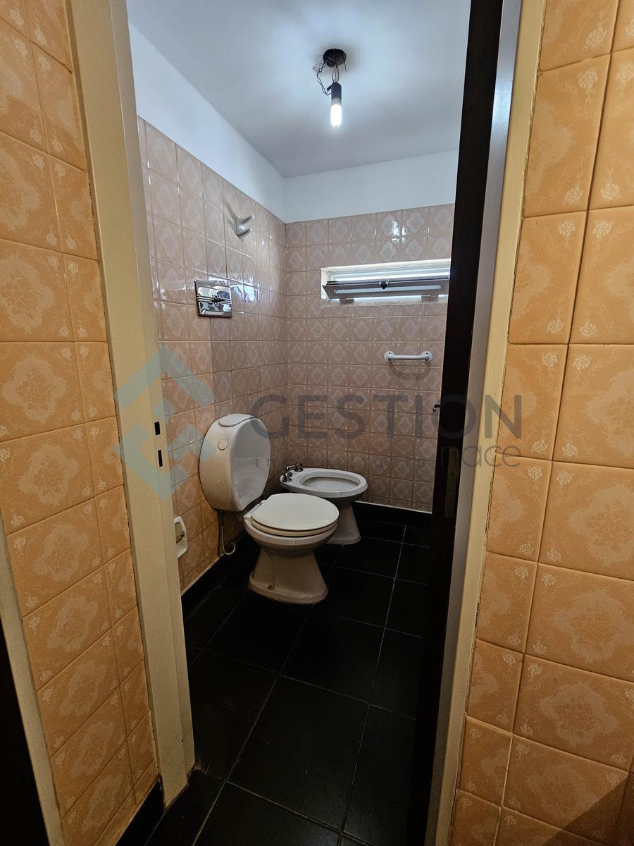 Departamento en Venta de 3 Dorm. con Cochera - Semipiso - Av Colon - Apto Credito 5