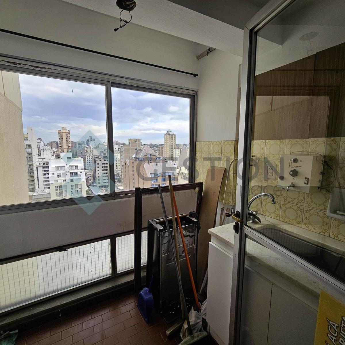 Departamento en Venta de 3 Dorm. con Cochera - Semipiso - Av Colon - Apto Credito 4