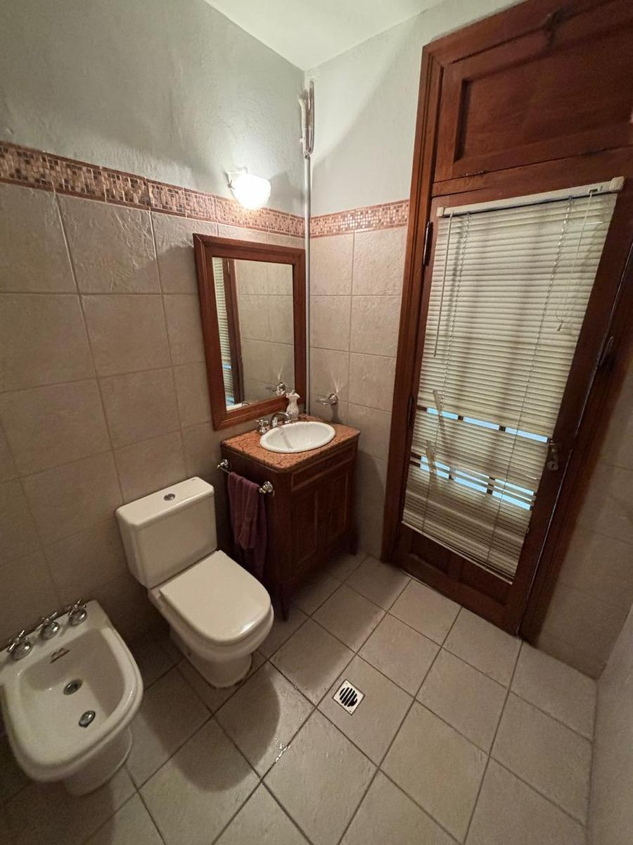 Casa / Oficina en Alberdi, 5 Privados 3