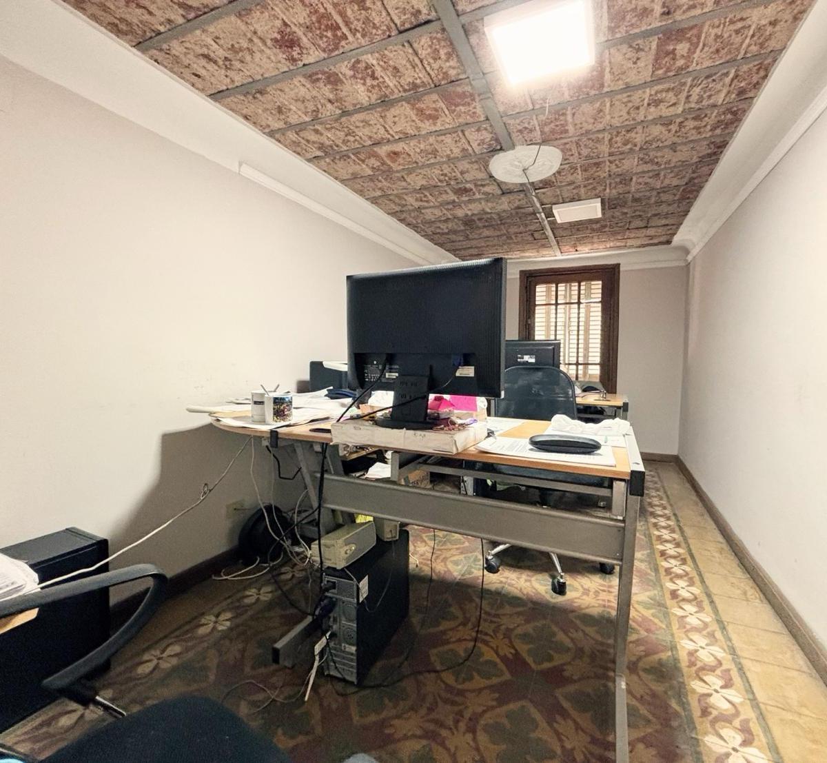 Casa / Oficina en Alberdi, 5 Privados 2