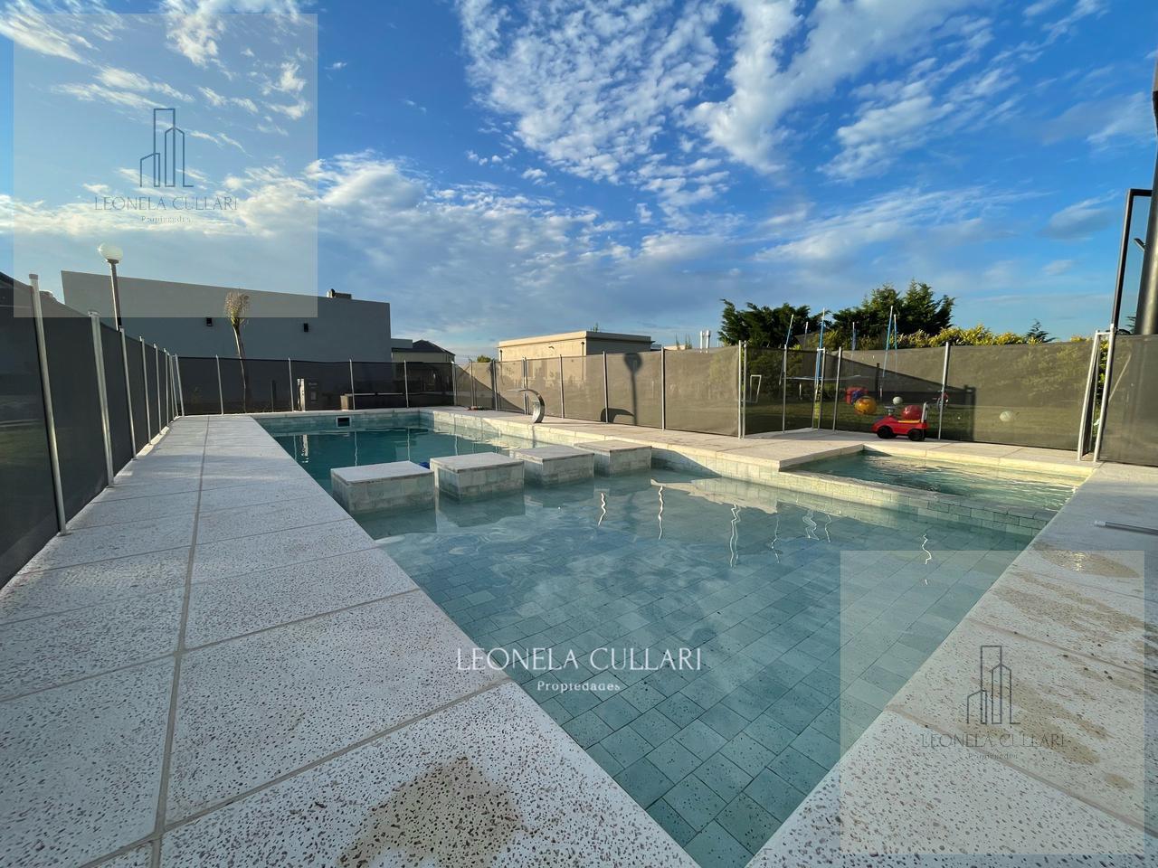 Foto de Venta - Casa - Barrio Santo Domingo - Canning / San Vicente, imagen 1