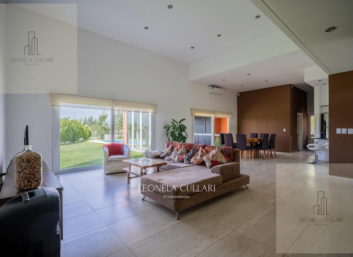 Foto de Venta - Casa - Barrio Santo Domingo - Canning / San Vicente, imagen 2