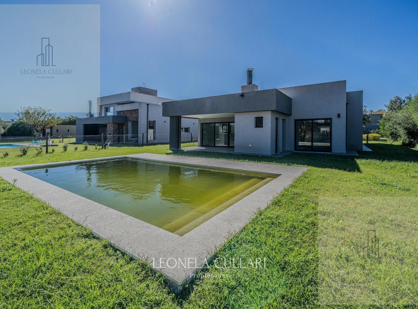 Foto de Venta - Casa - Barrio Santo Domingo - Canning / San Vicente, imagen 1