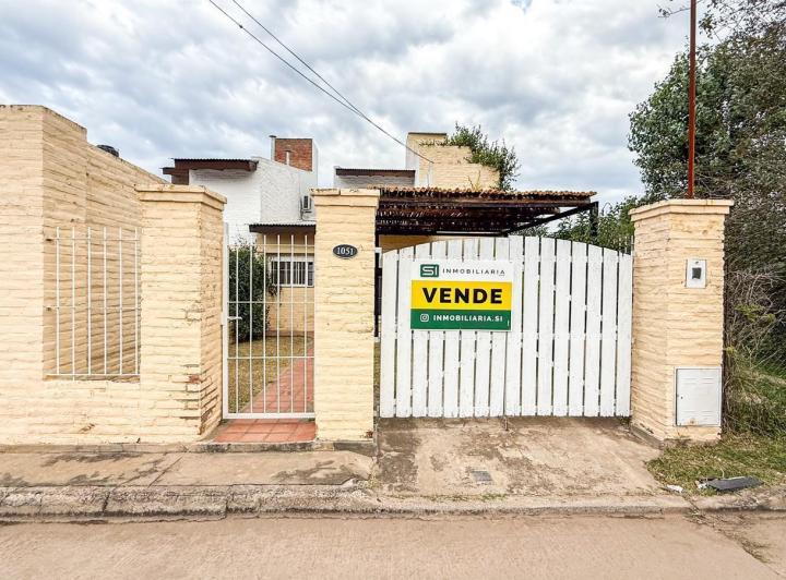 Casa en venta en pleno centro de Roldán 3