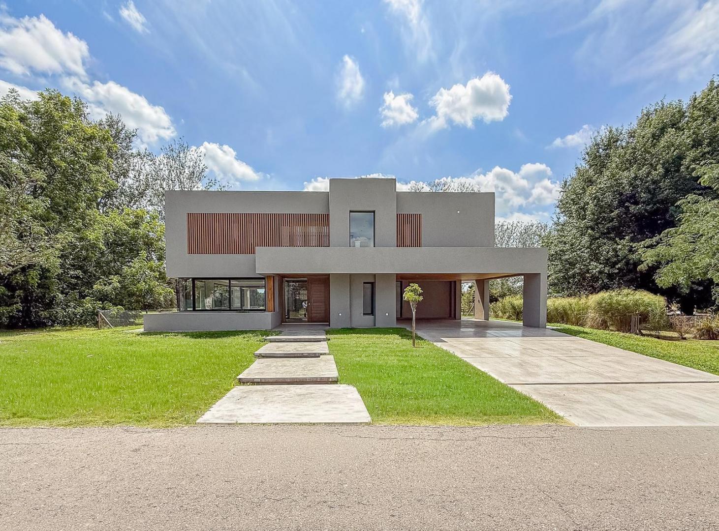 Casa en venta de 4 dormitorios en Kentucky Club de Campo, Funes