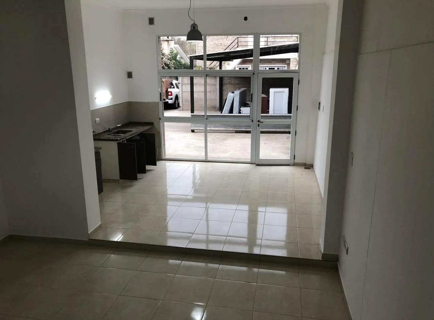 Departamento monoambiente con entrepiso en alquiler 5