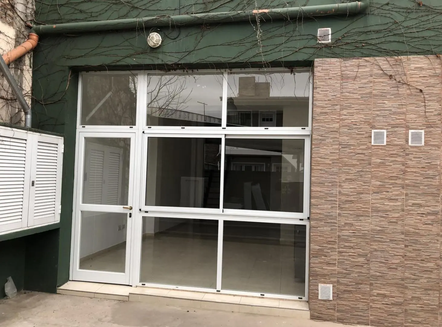 Departamento monoambiente con entrepiso en alquiler 2