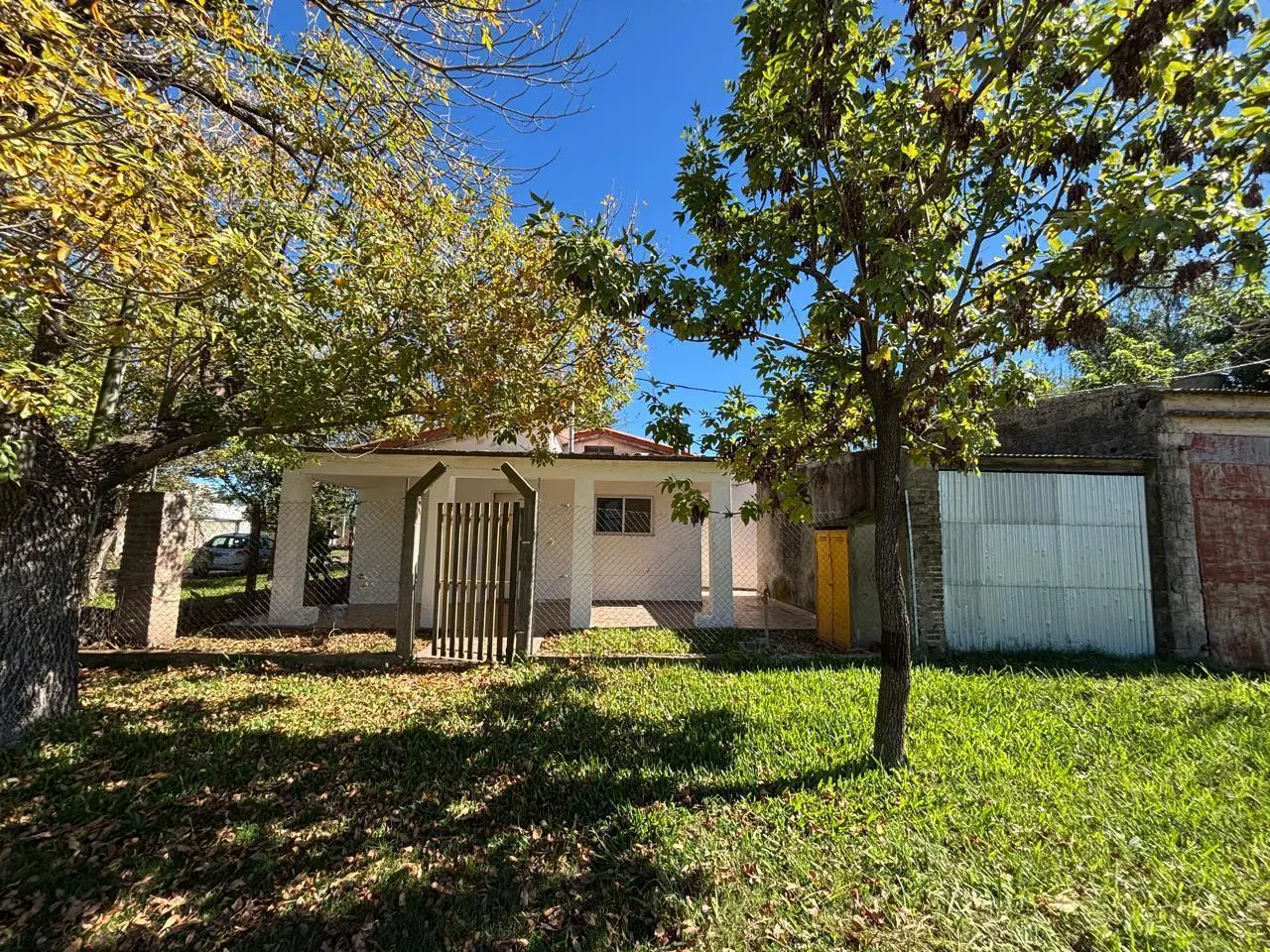 Casa en alquiler de 3 dormitorios en Roldán 1
