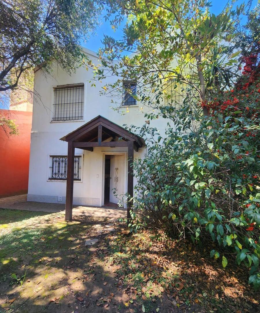 Casa en venta de 3 dormitorios en Funes