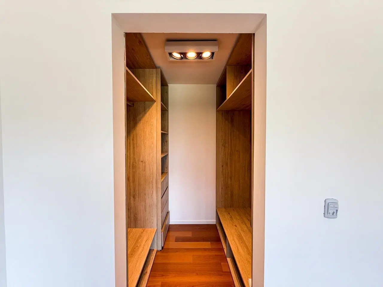 Departamento en alquiler 1 dormitorio de 90 m2 en fisherton 5