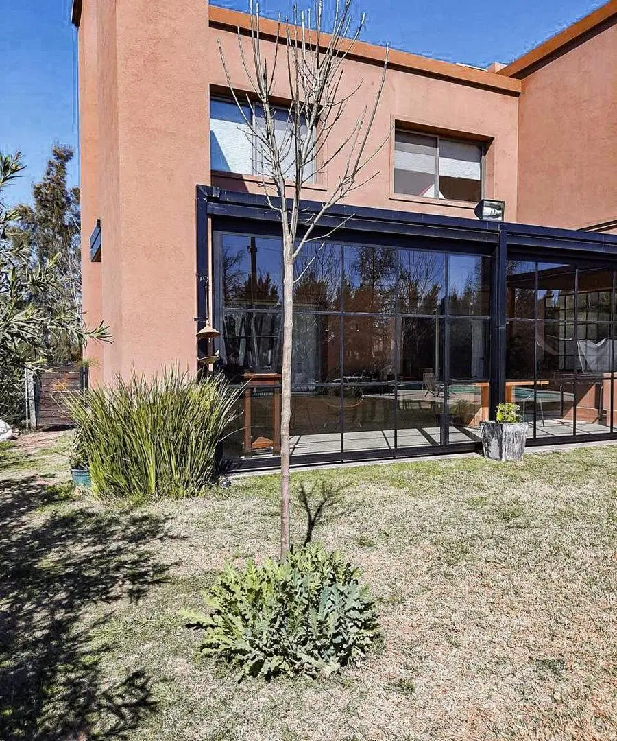 Casa en Venta en Funes 4 Dormitorios 3