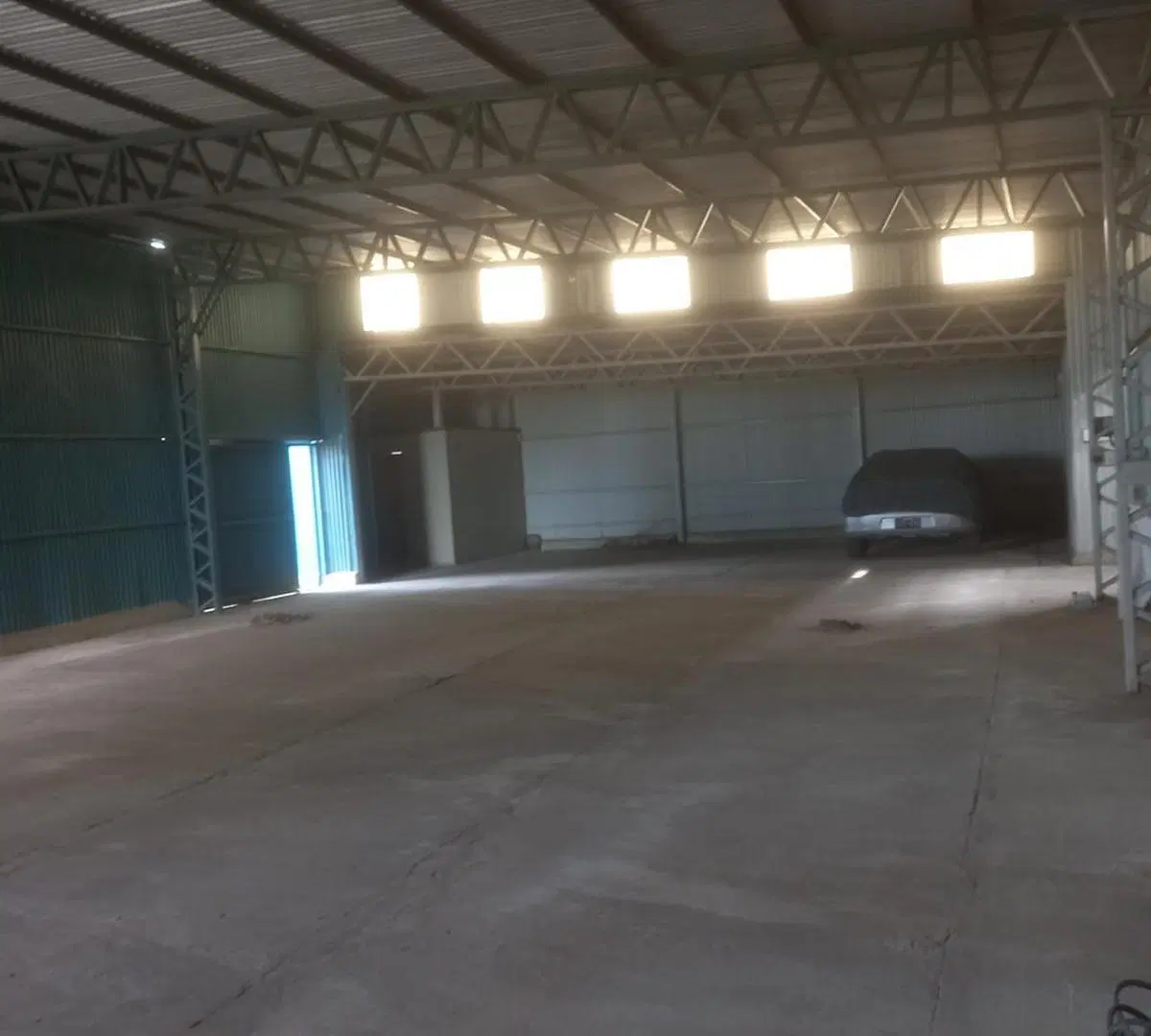Galpón en alquiler sobre A012 240m2 - Roldán 3