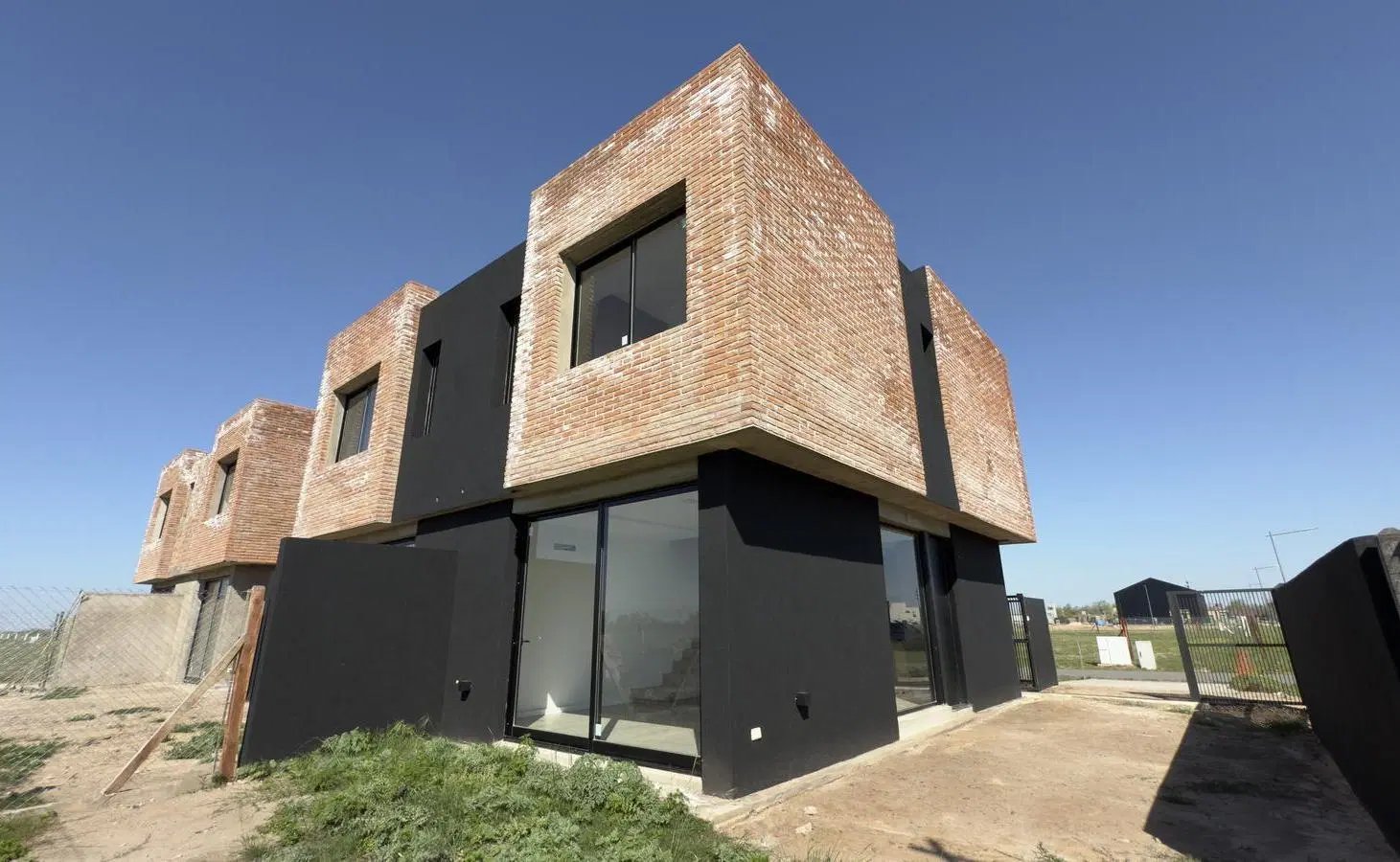 Duplex en venta de dos dormitorios en Paseo del Norte, Funes 4