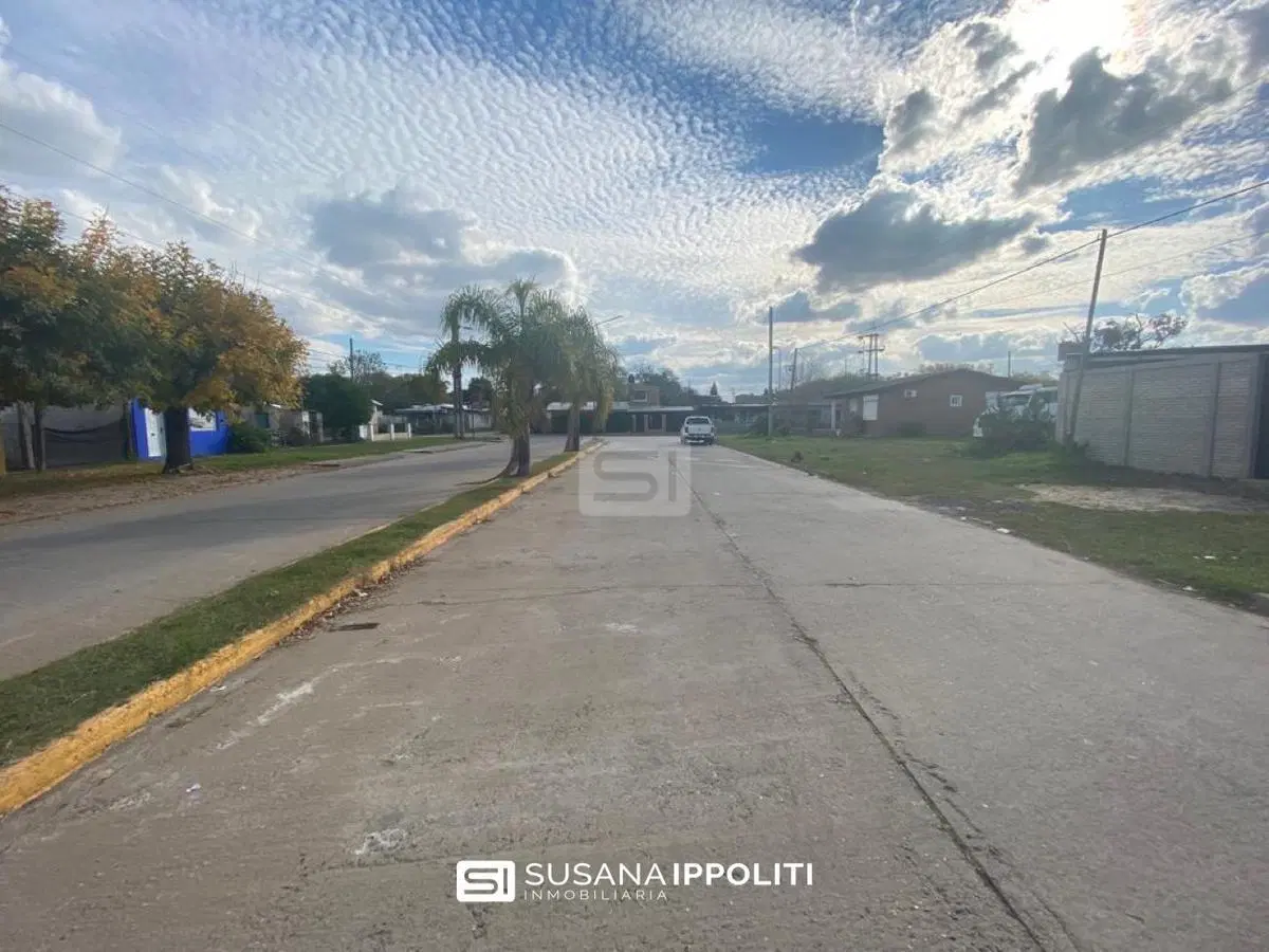 Cocheras en alquiler techadas zona céntrica Roldán 4