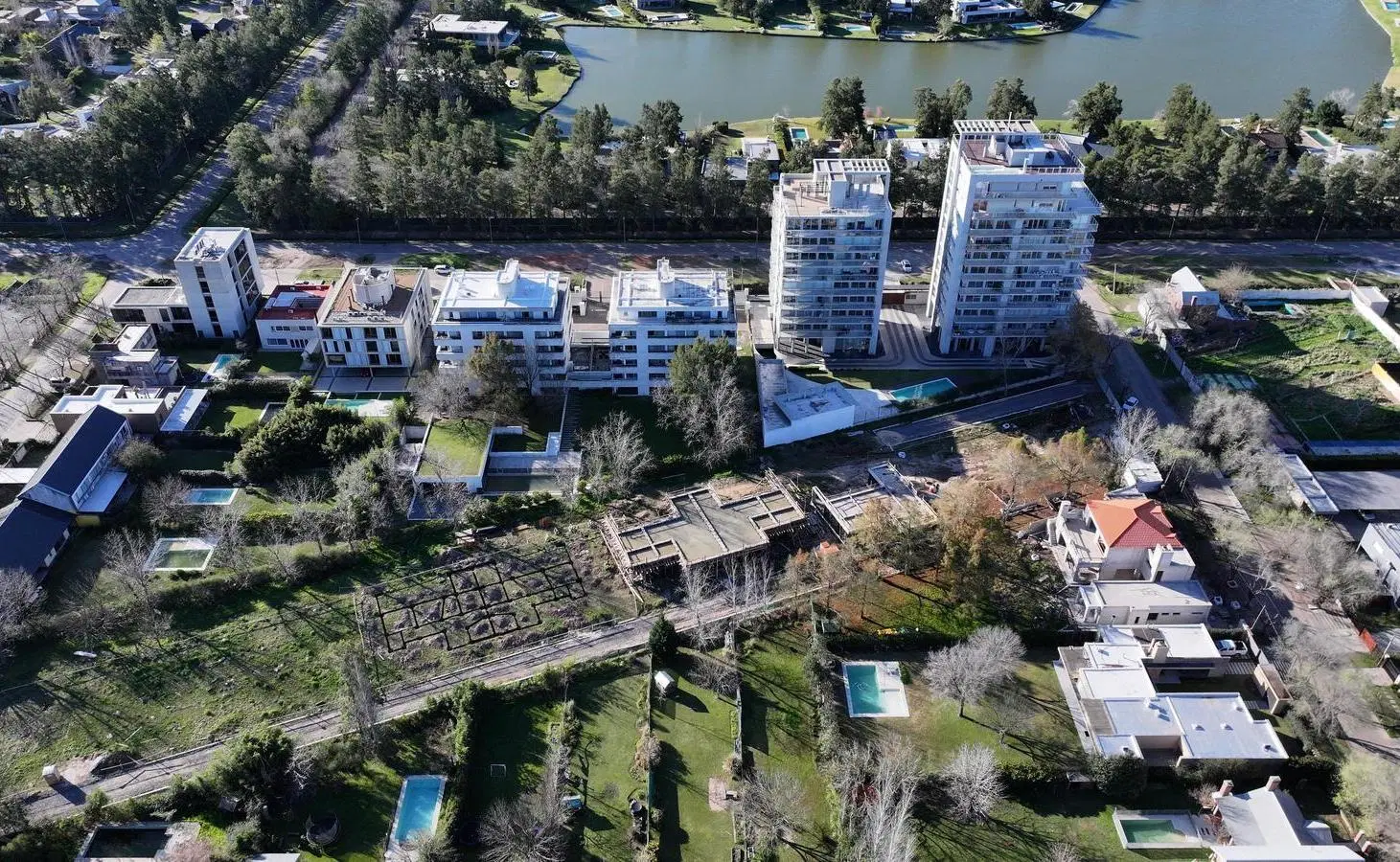 Casa en venta 3 dormitorios en Fisherton, Aldea 4