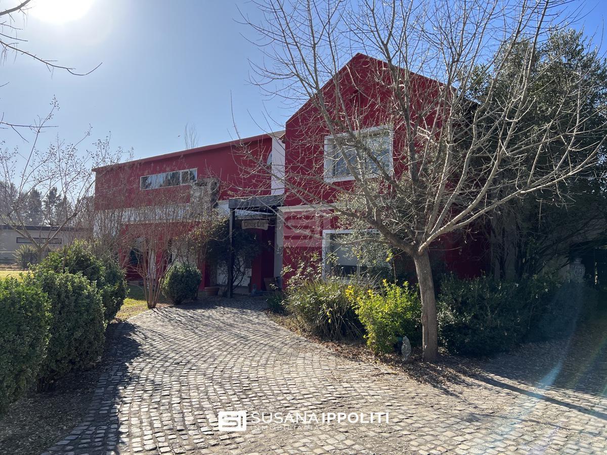 Casa en venta oportunidad real 4 dormitorios barrio Los Raigales Roldan